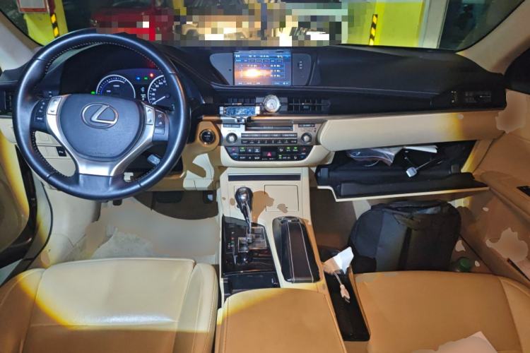 Used Lexus ES 2013 300h Elite Edition