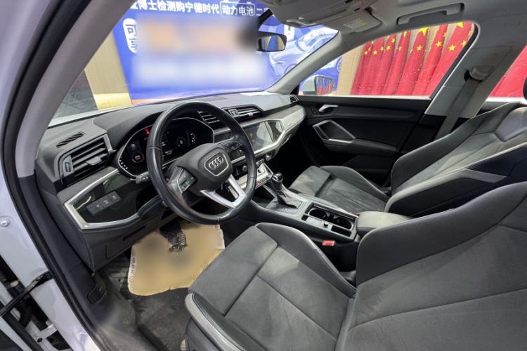 Used Audi Q3 2022 35 TFSI Progressive Dynamic Edition Gear Lever