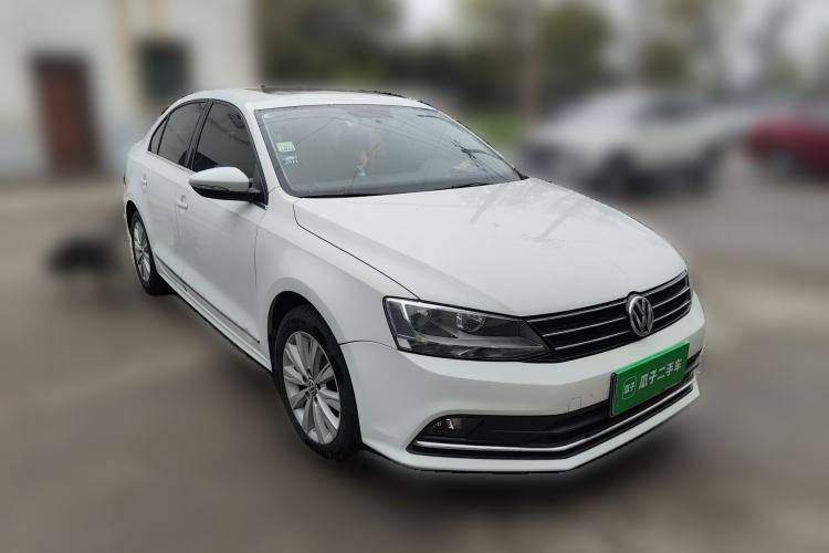 Used Volkswagen Sagitar 2015 1.6L Automatic Comfort Model
