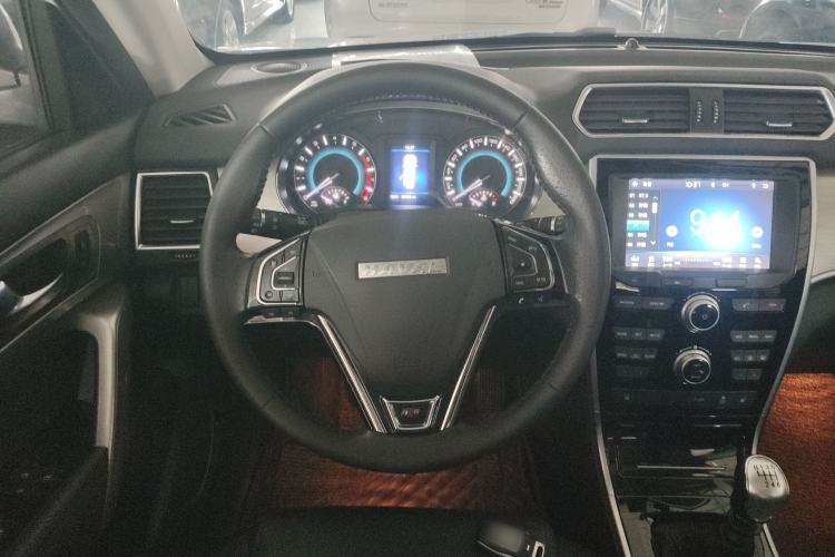 Used Haval H2 2017 Red-Label 1.5T Manual Two-Wheel Drive Luxury Model