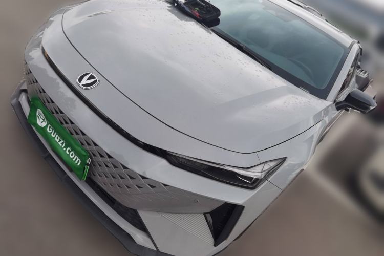 Used Changan UNI-V iDD 2024 Blue Whale Smart Electric iDD 136km ZhiKu Model