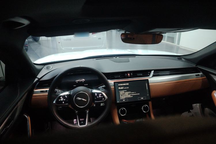 Used Jaguar F-PACE 2024 P250 R-Dynamic SE