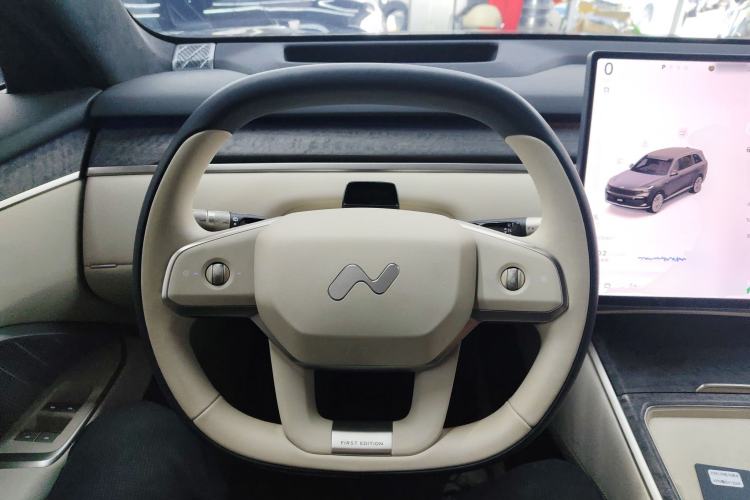 Used ONVO Luxeed L90 2025 Model—Ultra Six-Seater Version
