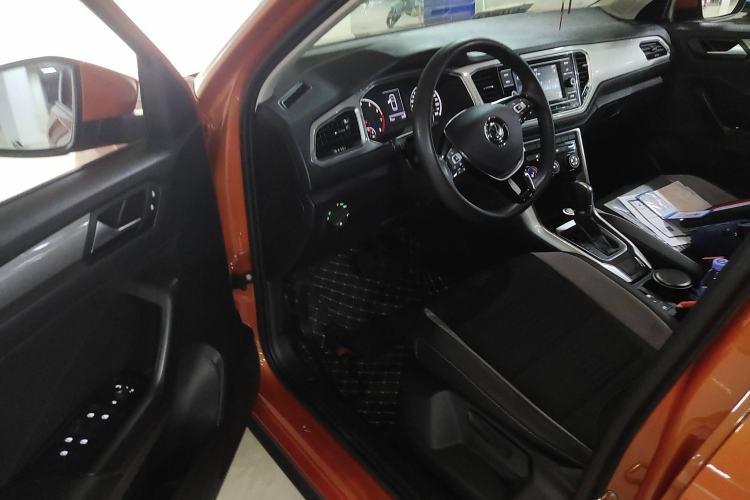 Used Volkswagen T-ROC 2019 230TSI DSG Two-Wheel-Drive Advanced Version China VI Standard