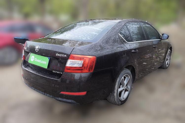 Used Skoda Octavia 2015 1.6L Automatic Yijie Edition Rear Right 45 Deg