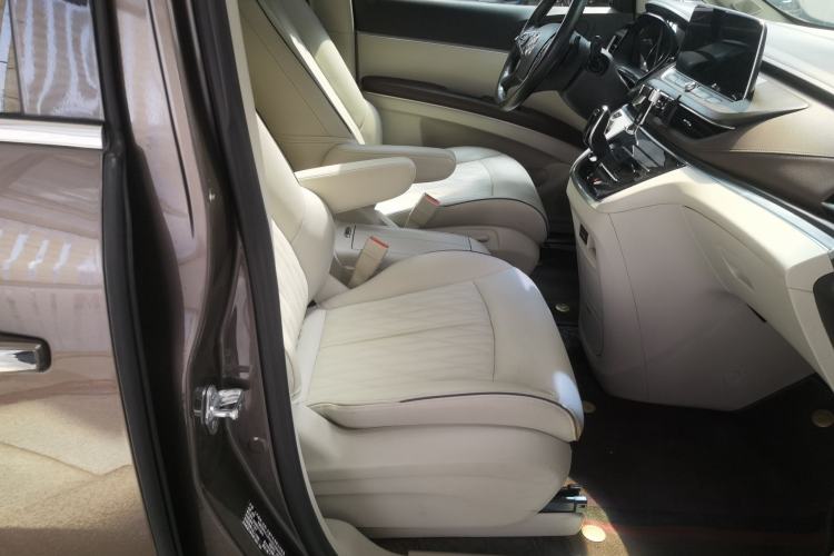 Used Buick GL8 2021 Land Cruiser Executive 652T Premium Model
