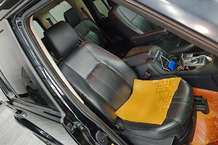 Used Land Rover Discovery 2016 3.0 SC Obsidian Black Heritage Edition SE
