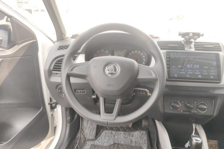 Used Skoda Fabia 2015 1.4L Automatic Front-Drive Model
