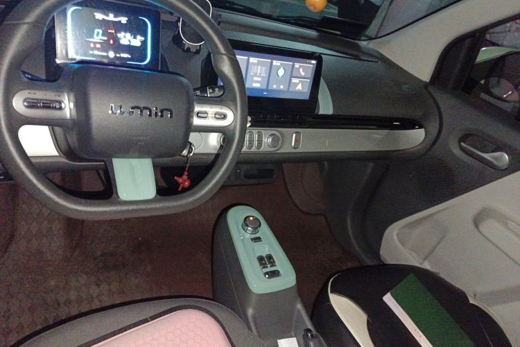 Used CHANGAN NEVO Lumin 2022 210km Sweet Edition Center Console