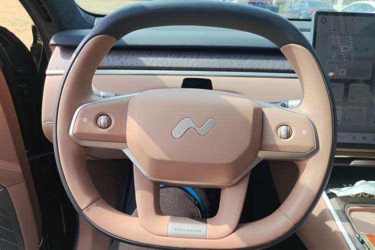 Used ONVO Luxeed L90 2025 Model—Max Six-Seater Version