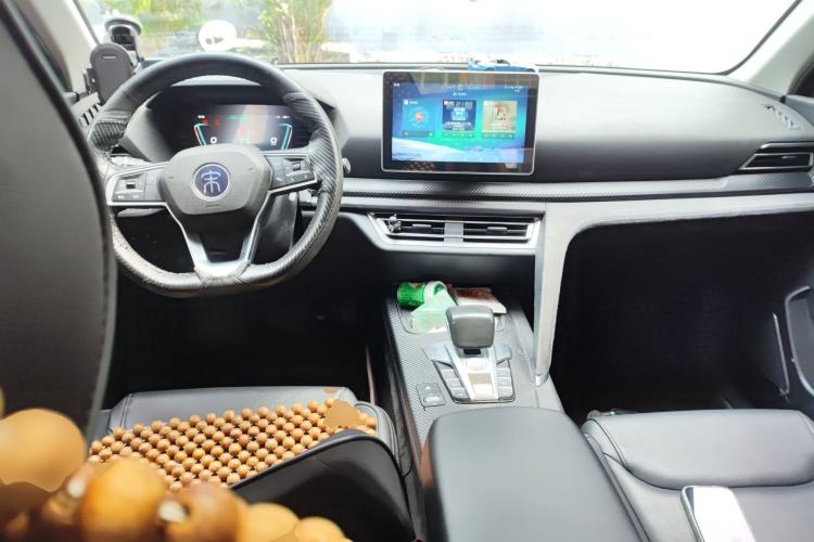 Used BYD Song Pro New Energy 2019 DM 1.5T Four-Wheel Drive Performance Edition Deluxe Model Center Console