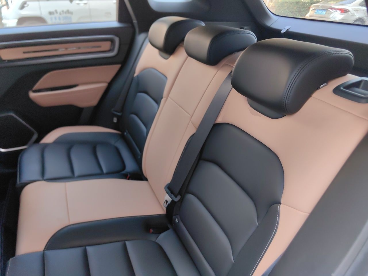 Geely Auto icon 2023 1.5TD Chocolate Smoothie Edition — снимка 17