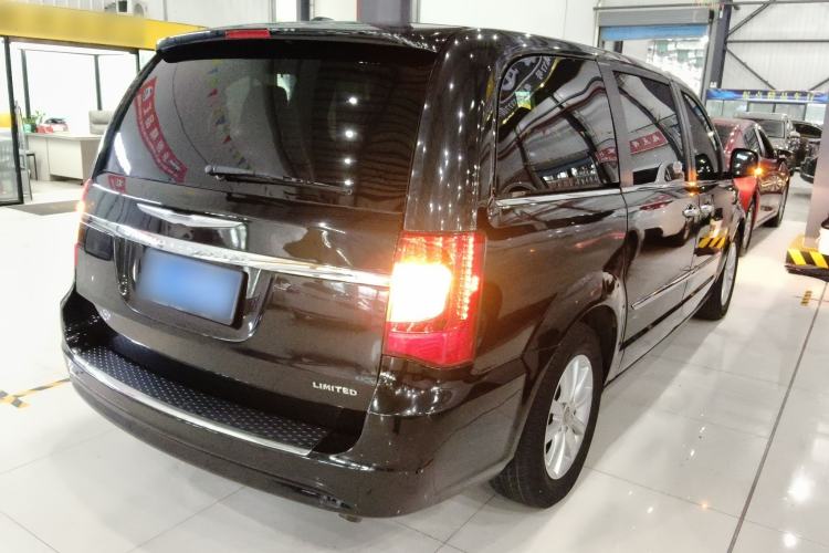 Used Chrysler Grand Voyager 2014 3.6L Comfort Edition Rear Right 45 Deg