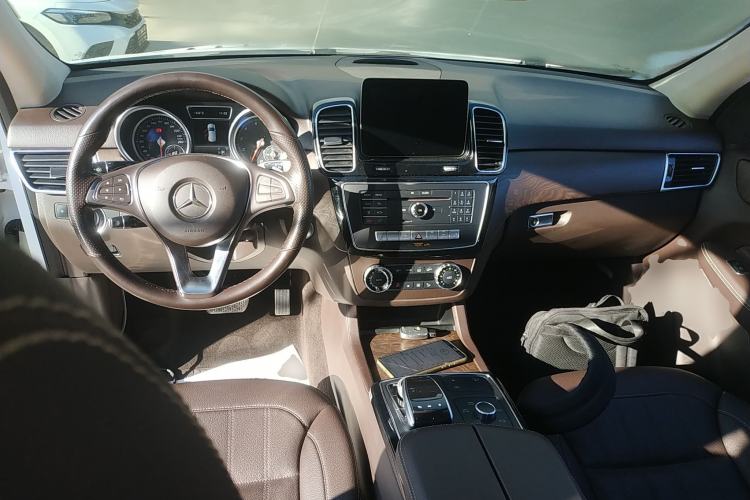 Used Mercedes-Benz GLE 2017 GLE 320 4MATIC Luxury Model
