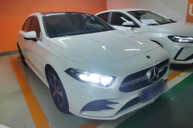 Used Mercedes-Benz A-Class 2022 Revised Version A 200 L Sport Sedan Fashionable Style
