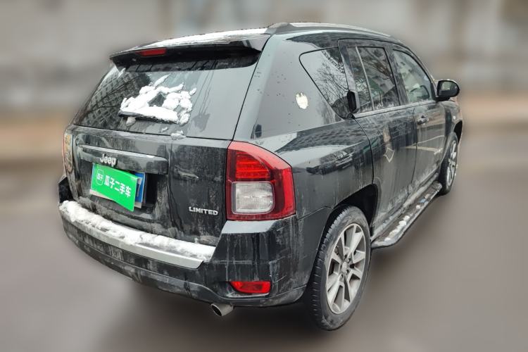 Used Jeep Compass 2015 2.0L Two-Wheel Drive Luxury Edition
