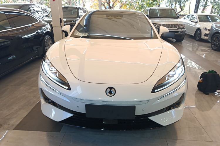 Used Denza Z9 2024 1100 km All-Wheel-Drive Ultra Version
