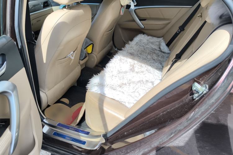 Used Geely Auto Emgrand 2016 Sedan 1.5L Manual Luxury Model
