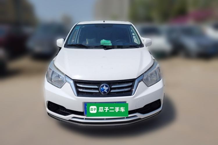 Used Venucia R50 2015 1.6L Manual Fashion Edition
