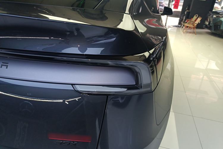 Used Tesla Model Y 2025 Long-Range All-Wheel-Drive Version Right Rear Taillight