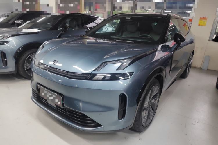 Used Lynk & Co 08 EM-P 2025 220 km All-Wheel-Drive Performance Halo