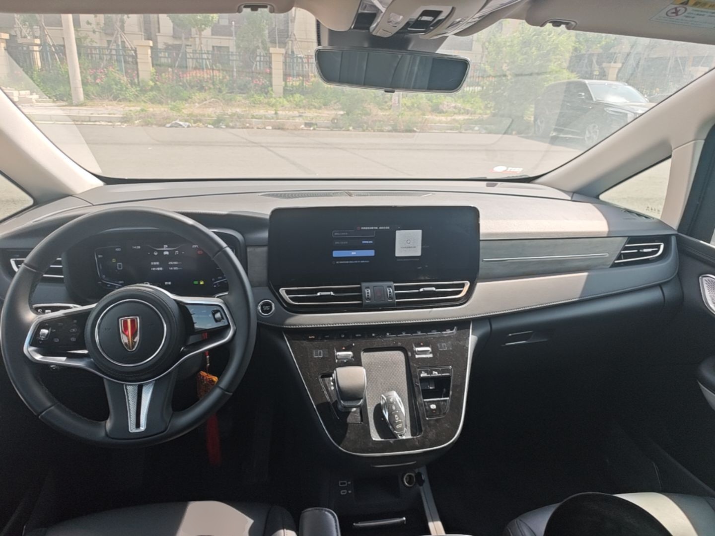 Hongqi HQ9 PHEV 2024 2.0T Four-Wheel Drive Business Edition — снимка 12