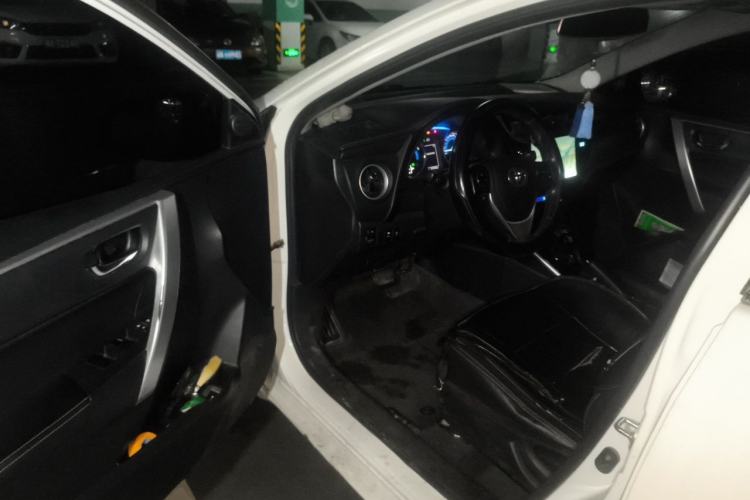 Used Toyota Corolla 2016 Dual-Engine 1.8L E-CVT Elite Edition

