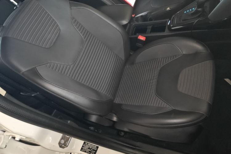 Used Ford Focus 2017 Sedan 1.6L Automatic Fashion Edition Smart Drive Version

