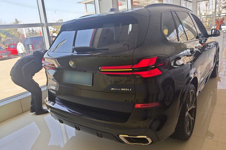 Used BMW X5 2023 xDrive 30Li Luxury M Sport Night Edition Package
