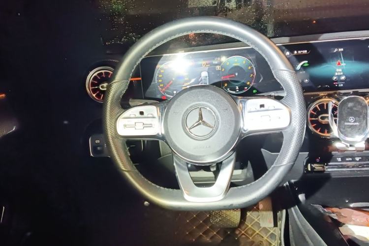 Used Mercedes-Benz A-Class 2020 Restyled A 200 L Sport Sedan Fashion Version Steering Wheel