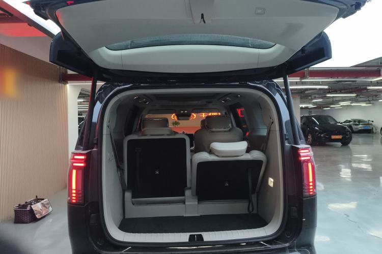 Used Volvo EM90 2025 Ultra Six-Seater