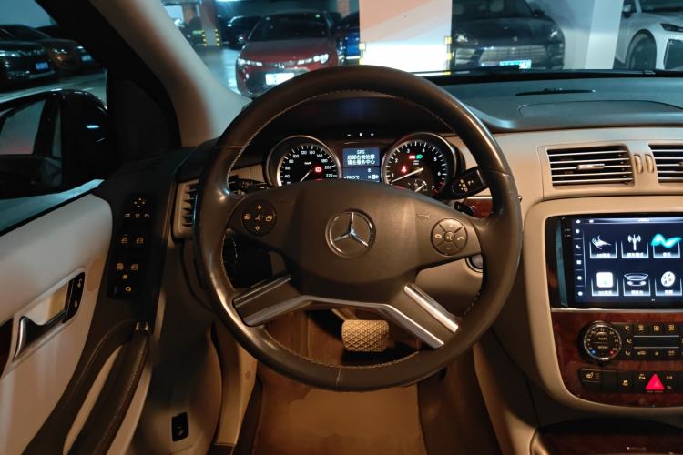 Used Mercedes-Benz R-Class 2011 R 350 L 4MATIC
