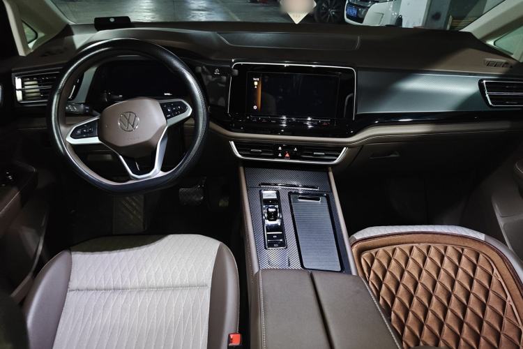 Used Volkswagen Viloran 2023 Revised 330TSI Business Edition Center Console