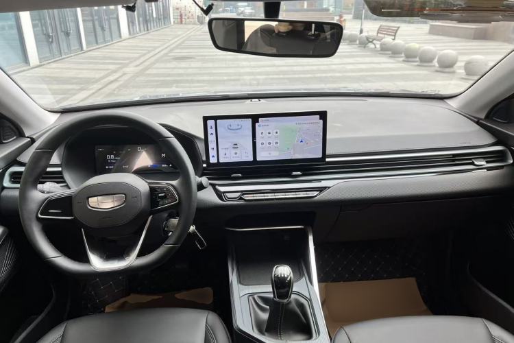 Used Geely Auto Emgrand 2026 Model 4th Generation 4 Millionth Anniversary Edition 1.5L Manual Overdrive Edition