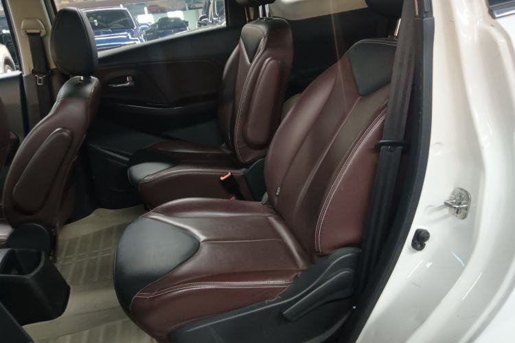 Used Venucia M50V 2017 1.6L XL CVT Luxury Edition