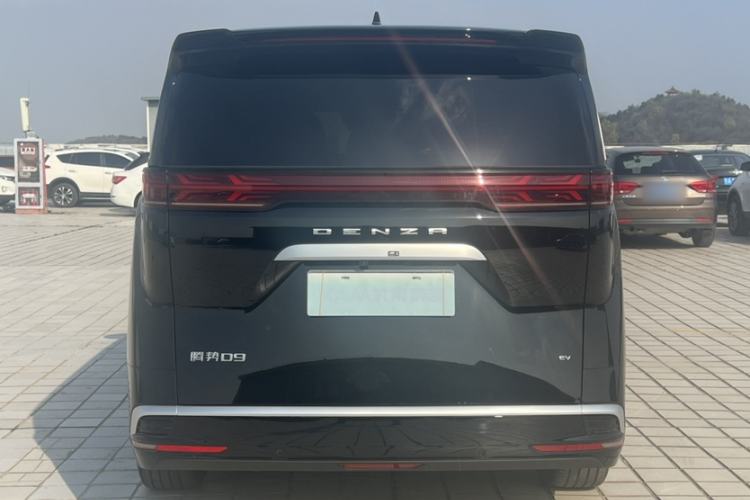 Used Denza D9 2024 EV 620 Premium Model