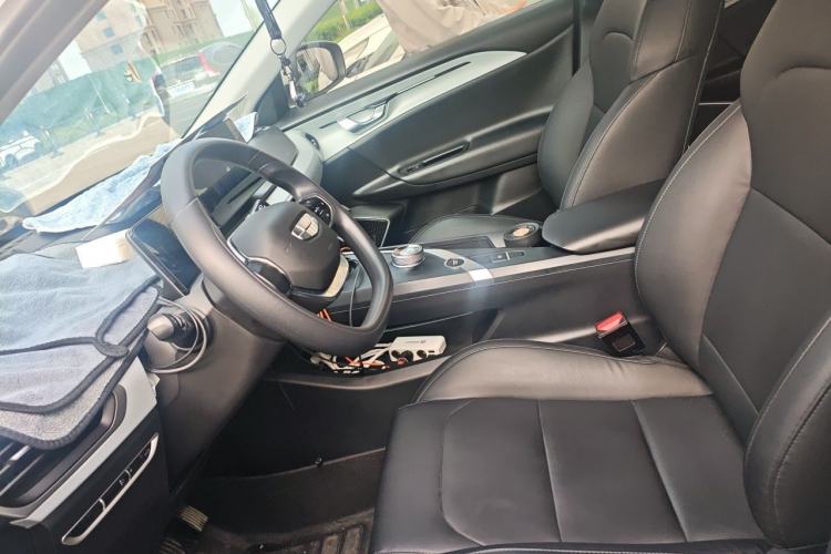 Used Geometry A 2024 500KM Travel Edition Left Front Seat