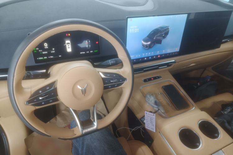 Used VOYAH Dream 2025 PHEV Four-Wheel Drive Prestige Kunpeng Edition
