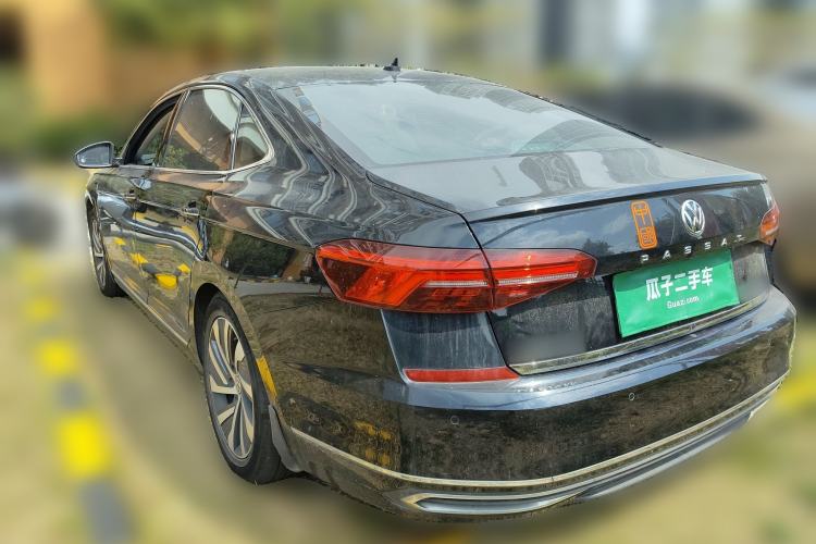 Used Volkswagen Passat New Energy 2019 430 PHEV Hybrid Luxury Edition Rear Left 45 Deg