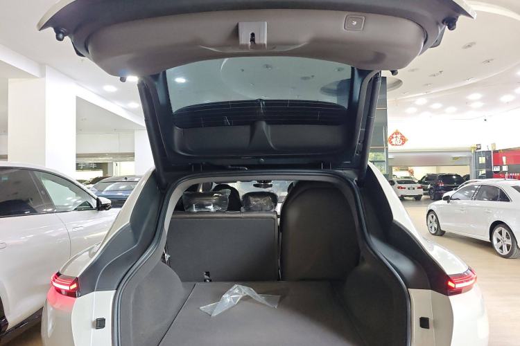 Used IM LS7 2023 90 kWh Elite All-Wheel-Drive Version