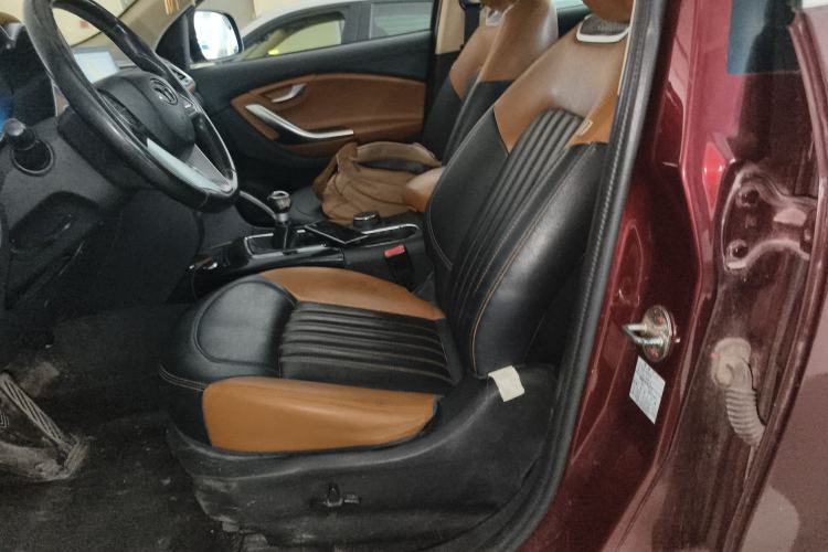 Used Soueast DX7 2015 1.5T Manual Luxury Model
