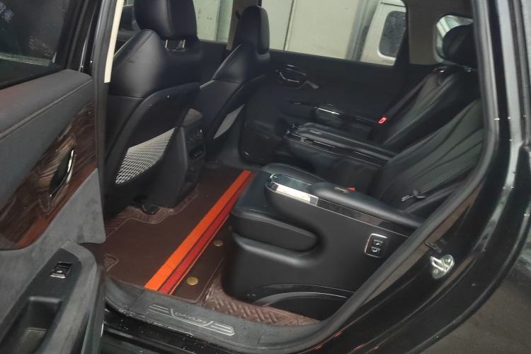 Used Dayun Yuanzhi M1 2022 4-Seater 450 First-Class Seats
