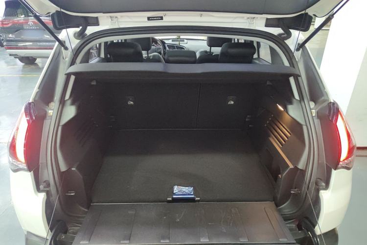 Used Peugeot 3008 2016 1.6THP Automatic Prestige Edition Trunk