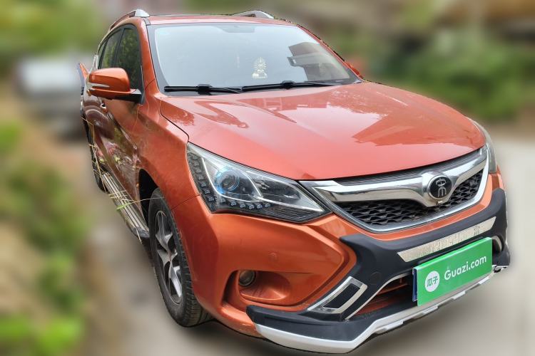 Used BYD Song 2016 GaiShi Edition 1.5TI Manual Elite Model Front Right 45 Deg