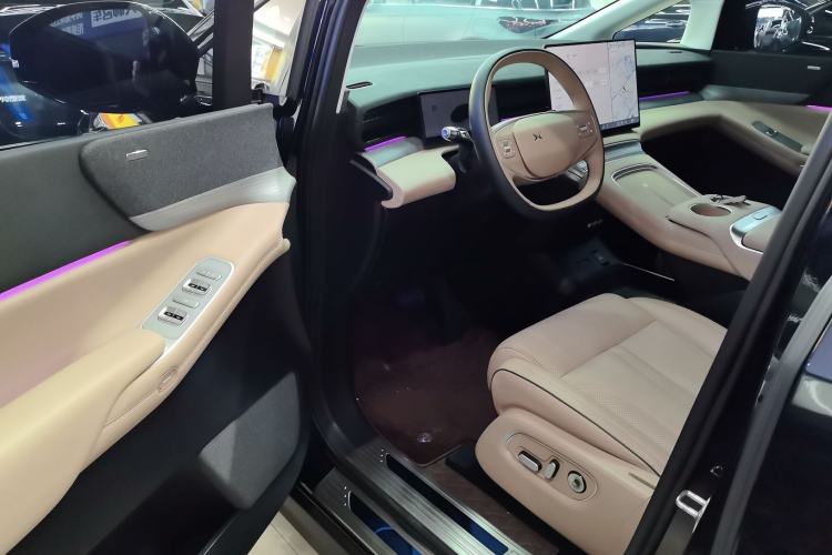 Used XPeng X9 2024 640 All-Wheel Drive High-Performance Max Driver Seat