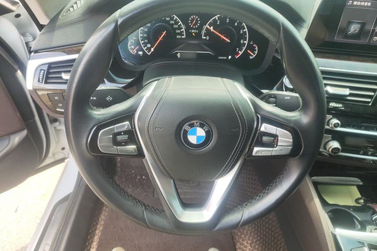 Used BMW 5 Series 2019 525Li Luxury Package
