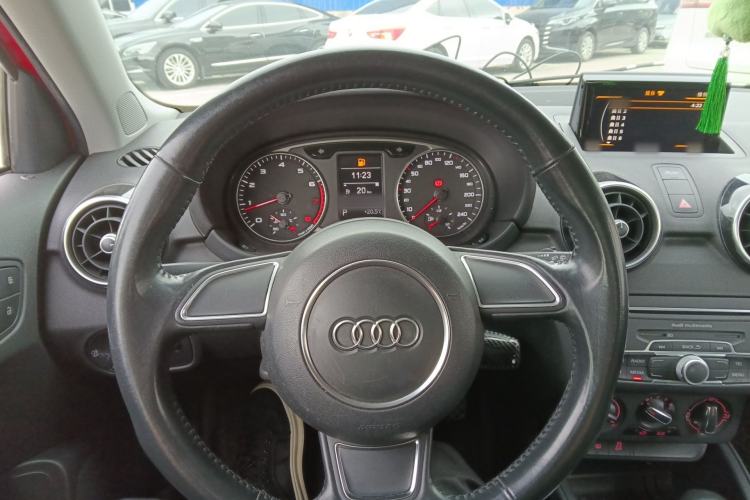 Used Audi A1 2016 30 TFSI Sportback Design Fashion Edition Steering Wheel