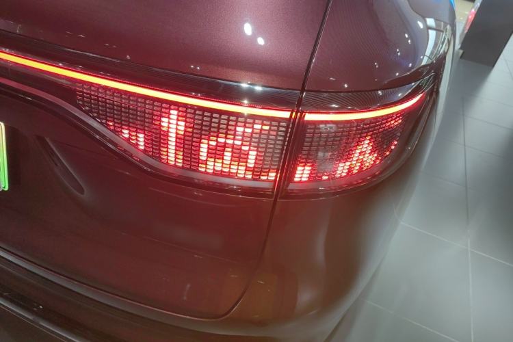 Used Hima AITO M8 2025 Extended-Range Ultra Version 53.4 kWh 5-Seater Edition
