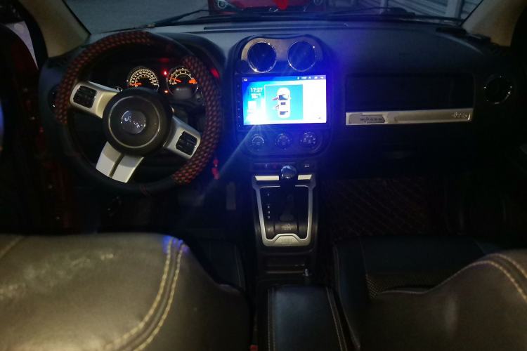 Used Jeep Compass 2014 2.4L four-wheel drive sport version