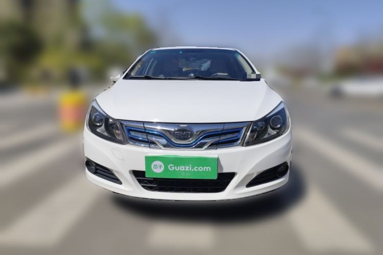 Used BYD e5 2017 300 Prestige Edition Front